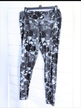 Leggings Depot Skull Print Super Soft Stretchy Performance Leggings Size 1X